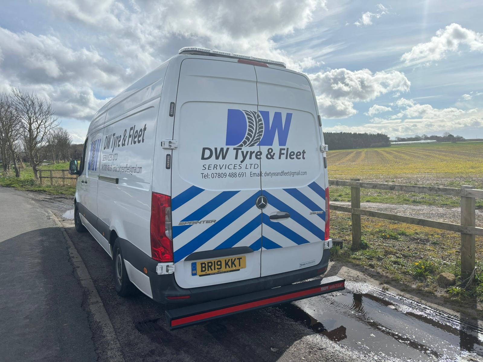 DW Tyre Fitters Southport